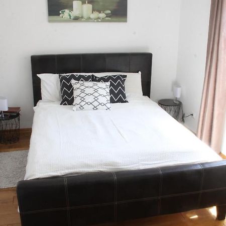 Monte Pula, Free Parking Apartment ภายนอก รูปภาพ